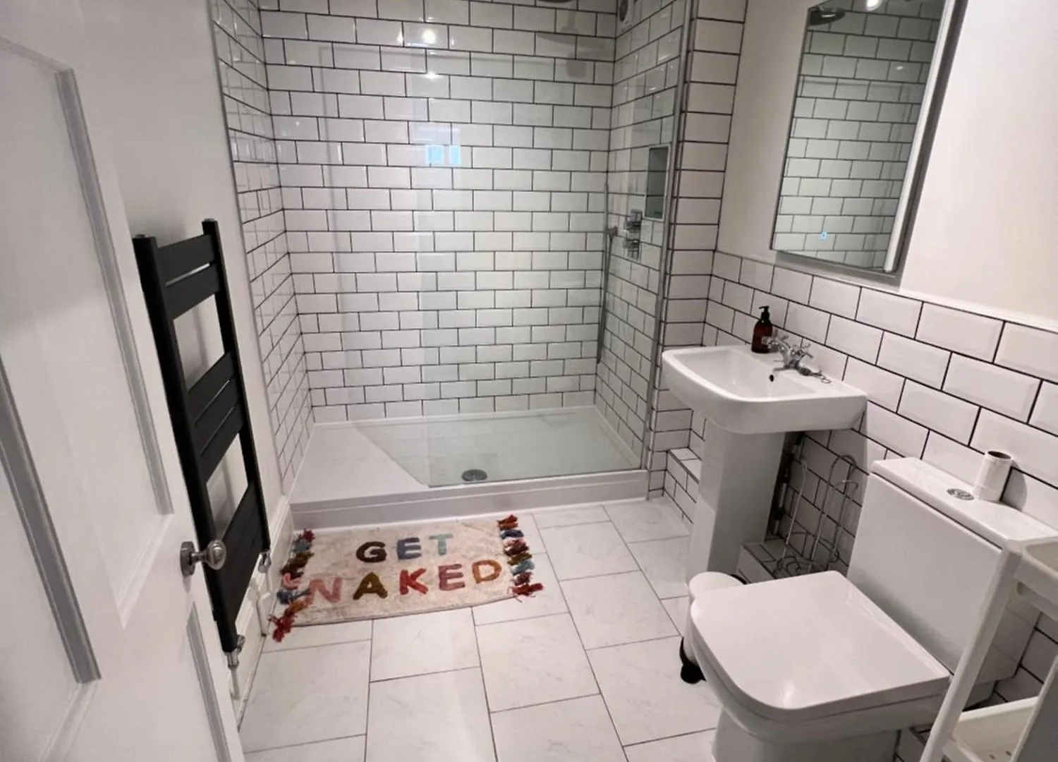 Beautiful Modern Central Flat Cheltenham Apartment