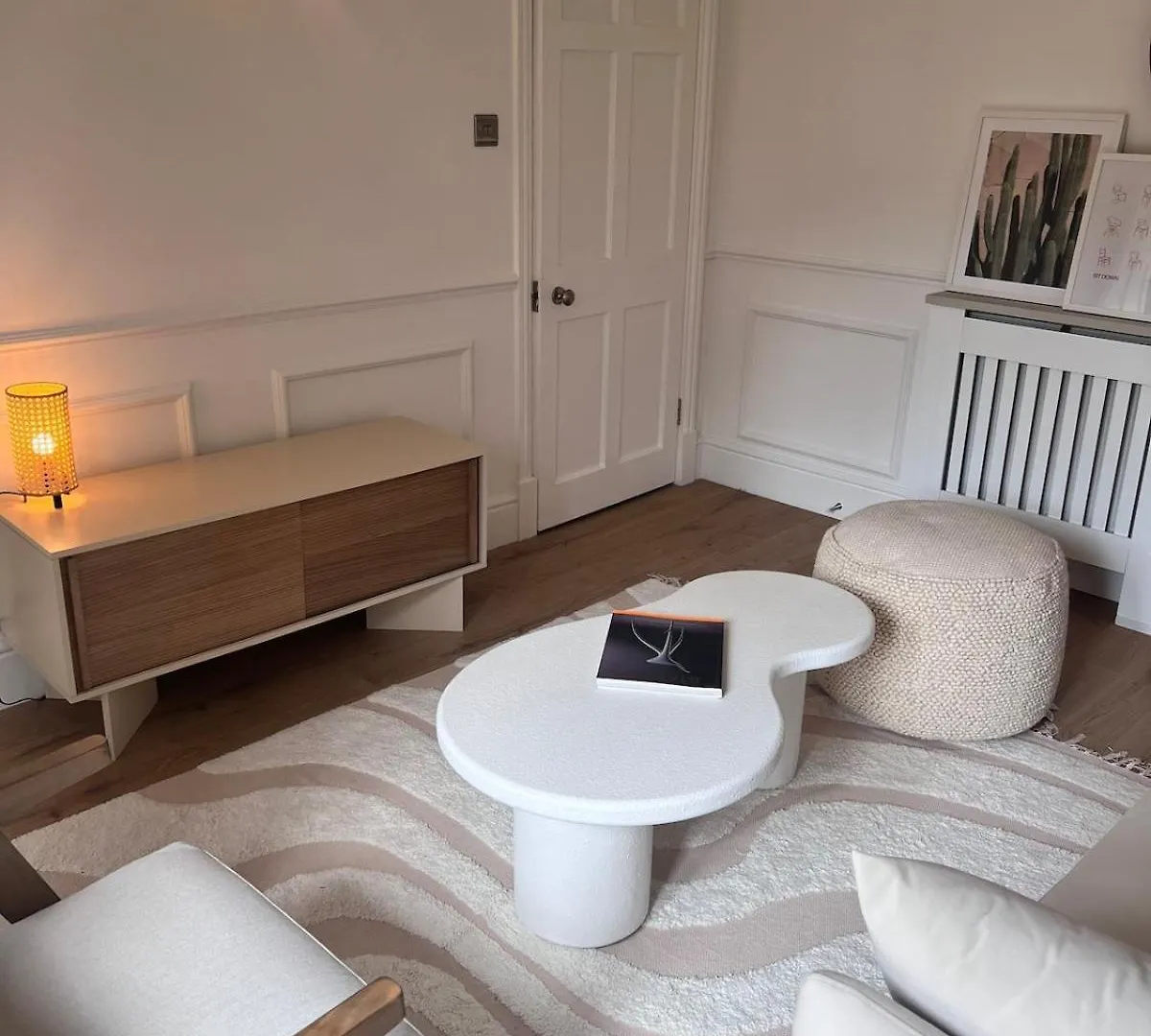 Beautiful Modern Central Flat Cheltenham
